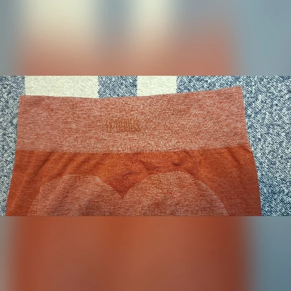 Victoria secret VS Pink seamless cinnamon leggings size large - Picture 12 of 12